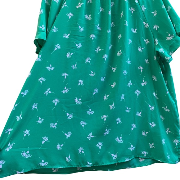 NWT Liz Claiborne Plus Split Tie Neck Short Sleeve Blouse Ditsy Floral Spring - Picture 12 of 16